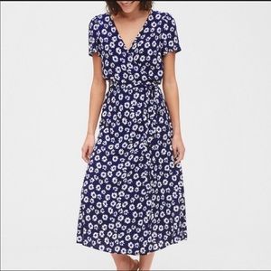 Navy blue with white daisies GAP wrap dress